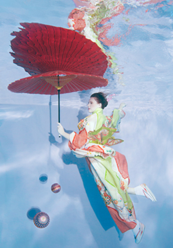 Levitation, Young Kimono Beauty in water
